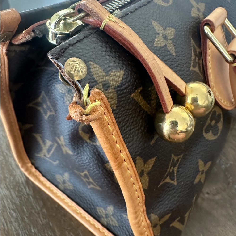 Louis Vuitton Popincourt Monogram Handbag - Picture 5 of 5